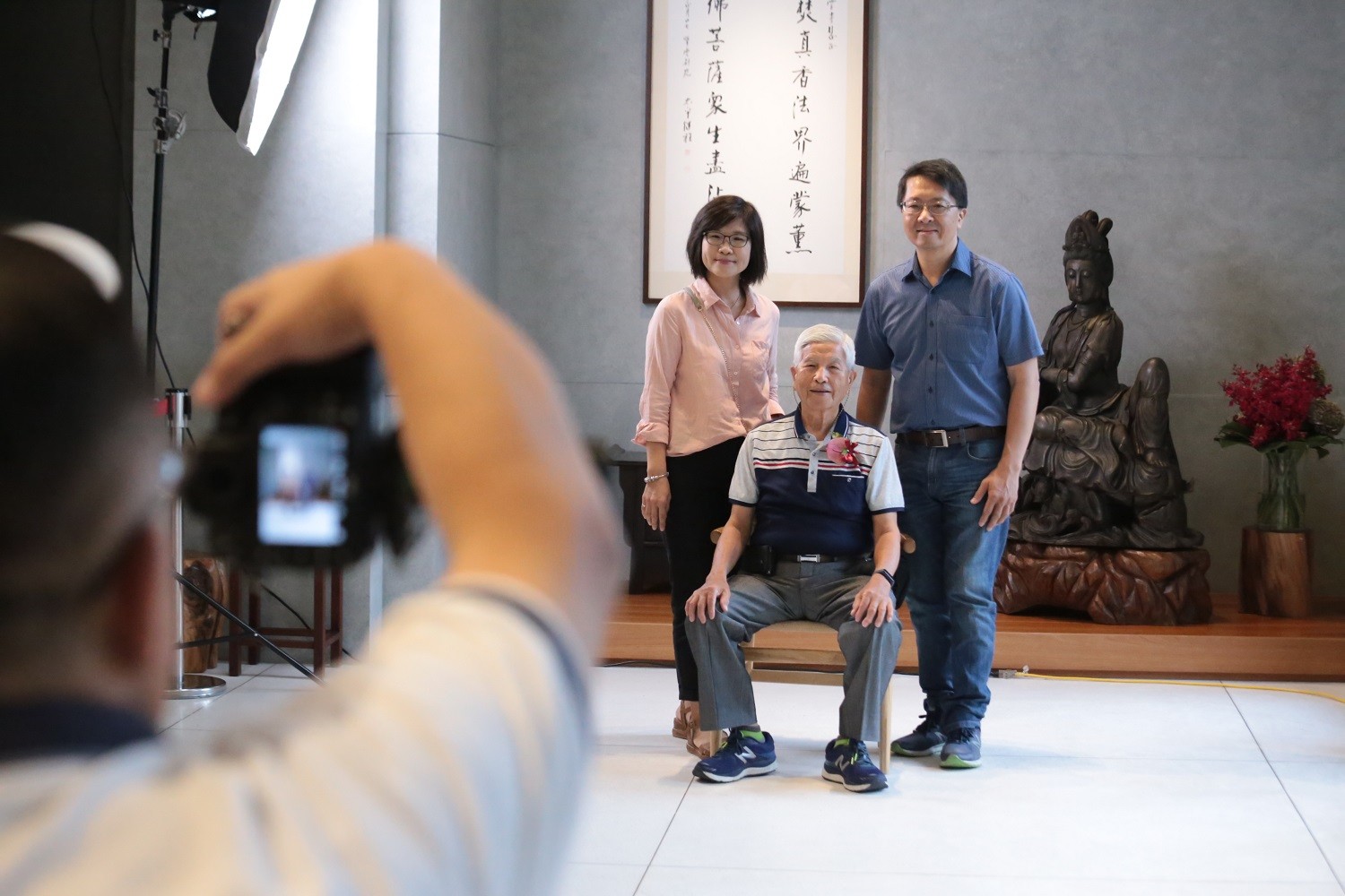 臺中寶雲寺由專業攝影師為壽星年年留下幸福合影