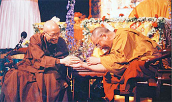 聖嚴法師與達賴喇嘛的智慧對談，充分展現二人的氣度與學養。